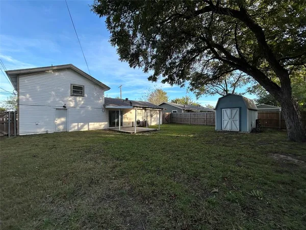 $1,895 | 4209 Haltom Road, Haltom City, TX 76117