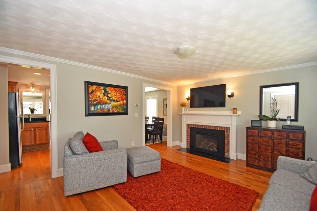 89 Whitman Road Waltham, MA 02453 - Photo 4 of 29 Gallery Image 4