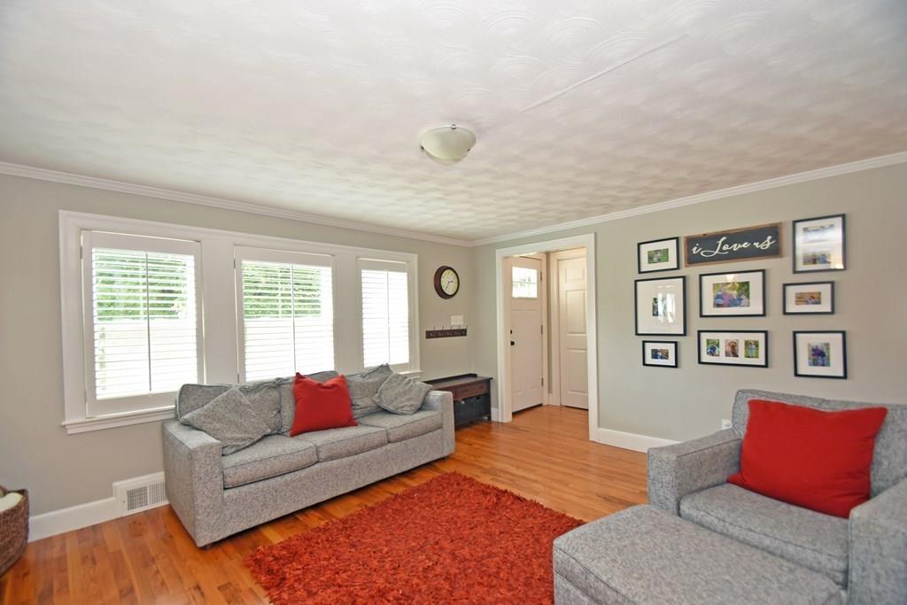 89 Whitman Road Waltham, MA 02453 - Photo 5 of 29 Gallery Image 5