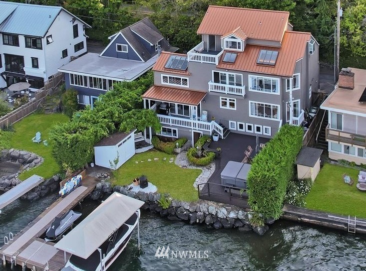 10734 Riviera Place Northeast Seattle, WA 98125 - Photo 1 of 20 Gallery Image 1