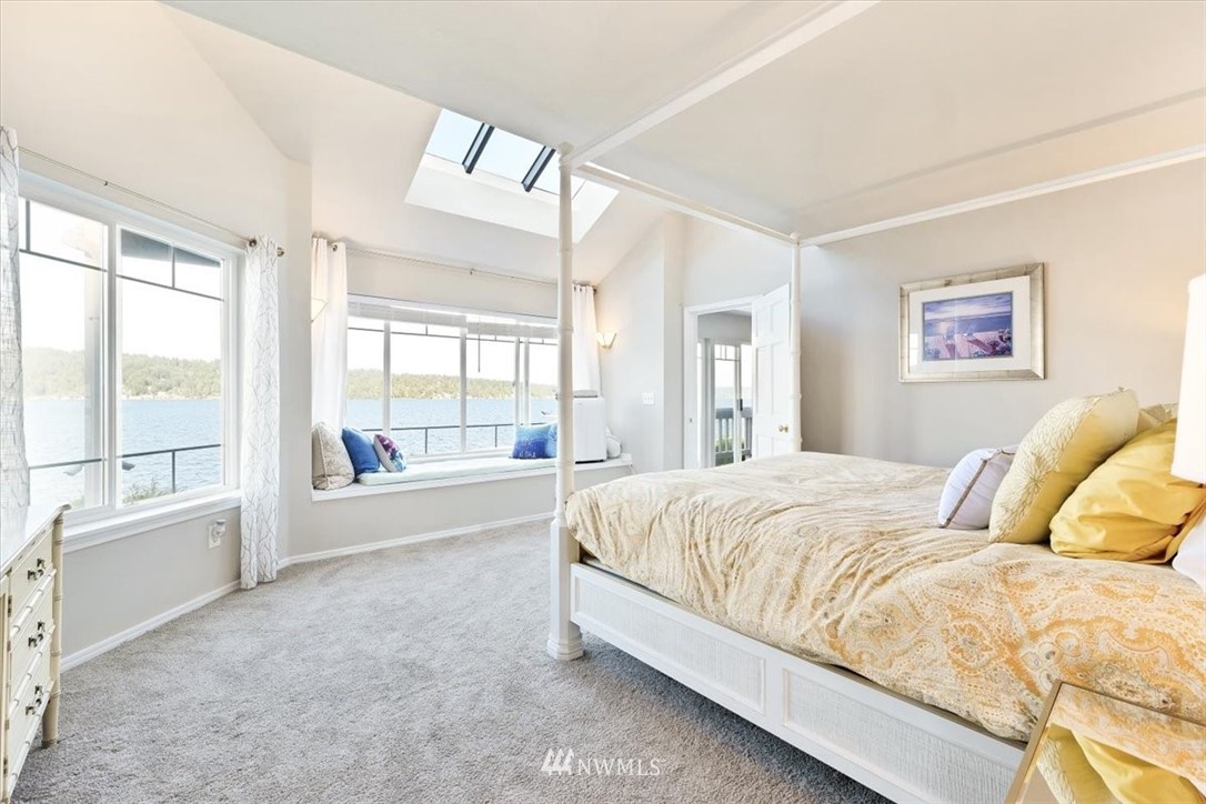 10734 Riviera Place Northeast Seattle, WA 98125 - Photo 12 of 20 Gallery Image 12
