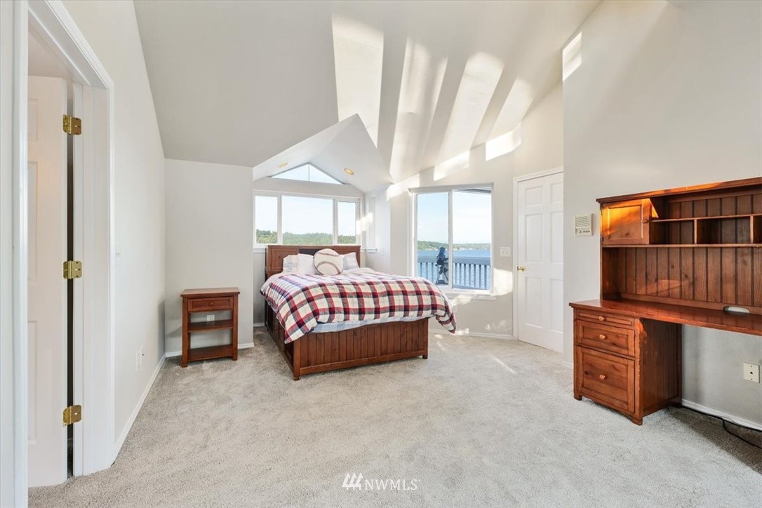 10734 Riviera Place Northeast Seattle, WA 98125 - Photo 15 of 20 Gallery Image 15