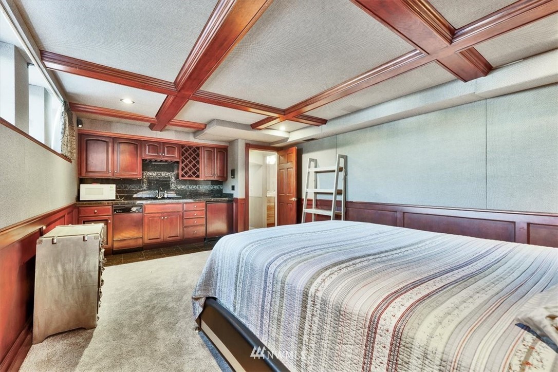 10734 Riviera Place Northeast Seattle, WA 98125 - Photo 16 of 20 Gallery Image 16
