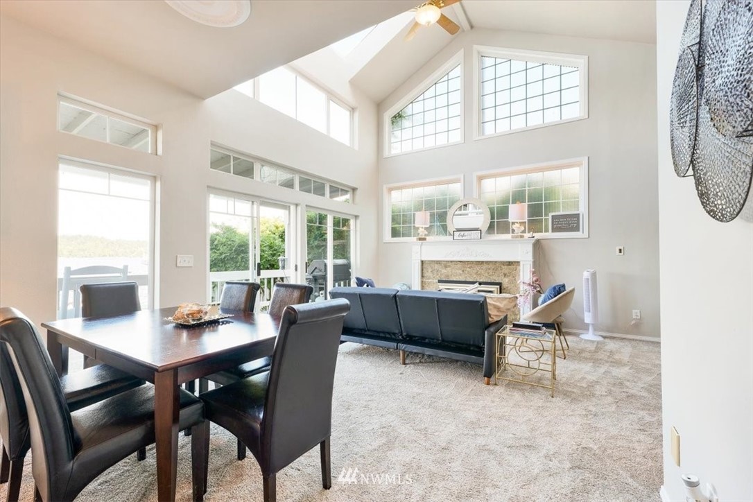 10734 Riviera Place Northeast Seattle, WA 98125 - Photo 8 of 20 Gallery Image 8