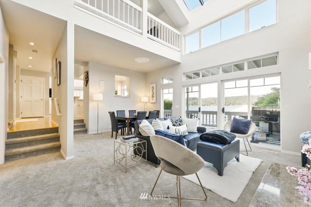 10734 Riviera Place Northeast Seattle, WA 98125 - Photo 9 of 20 Gallery Image 9