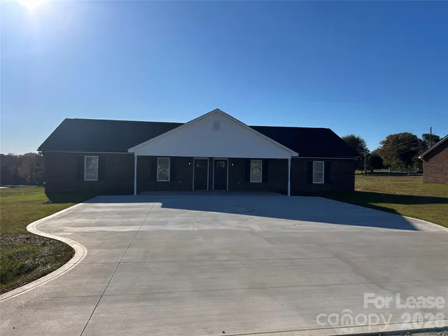 $1,300 | 3303 Paul Elmore Road, Lincolnton, NC 28092