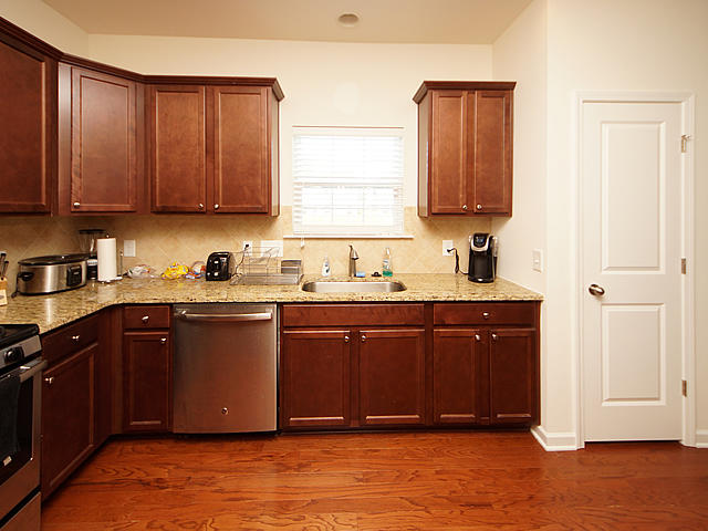 328 Beautyberry Road Summerville, SC 29486 - Photo 7 of 32 07