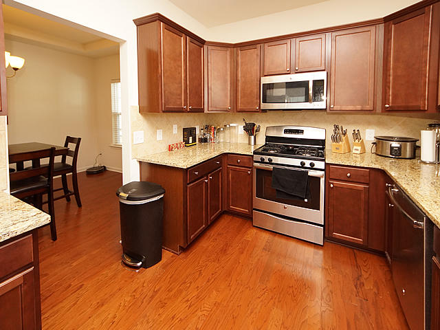328 Beautyberry Road Summerville, SC 29486 - Photo 8 of 32 08
