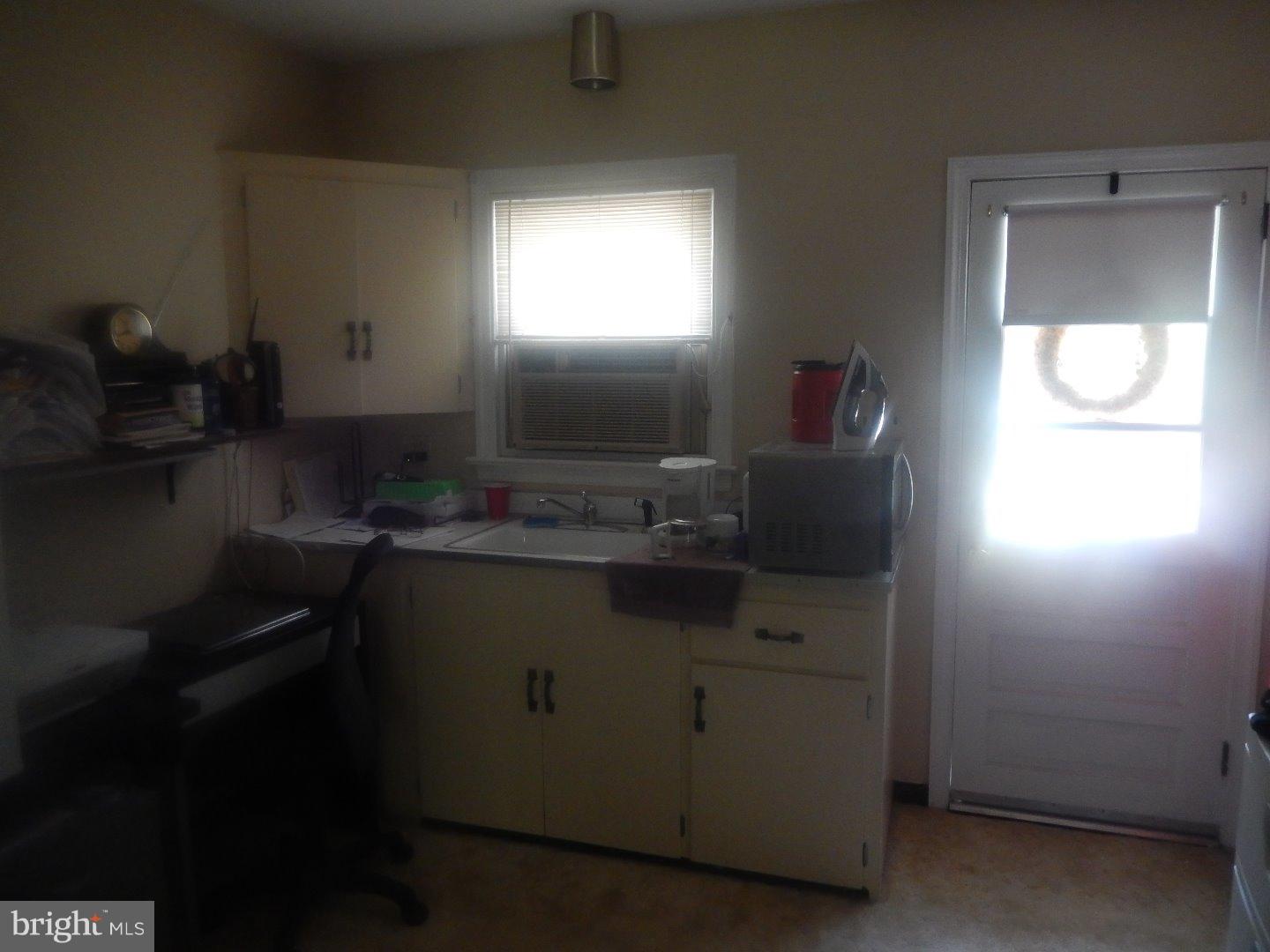 2345 Edge Hill Road Huntingdon Valley, PA 19006 - Photo 17 of 25 In-law Suite