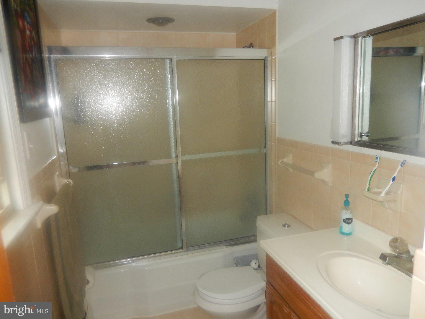 2345 Edge Hill Road Huntingdon Valley, PA 19006 - Photo 18 of 25 Bathroom