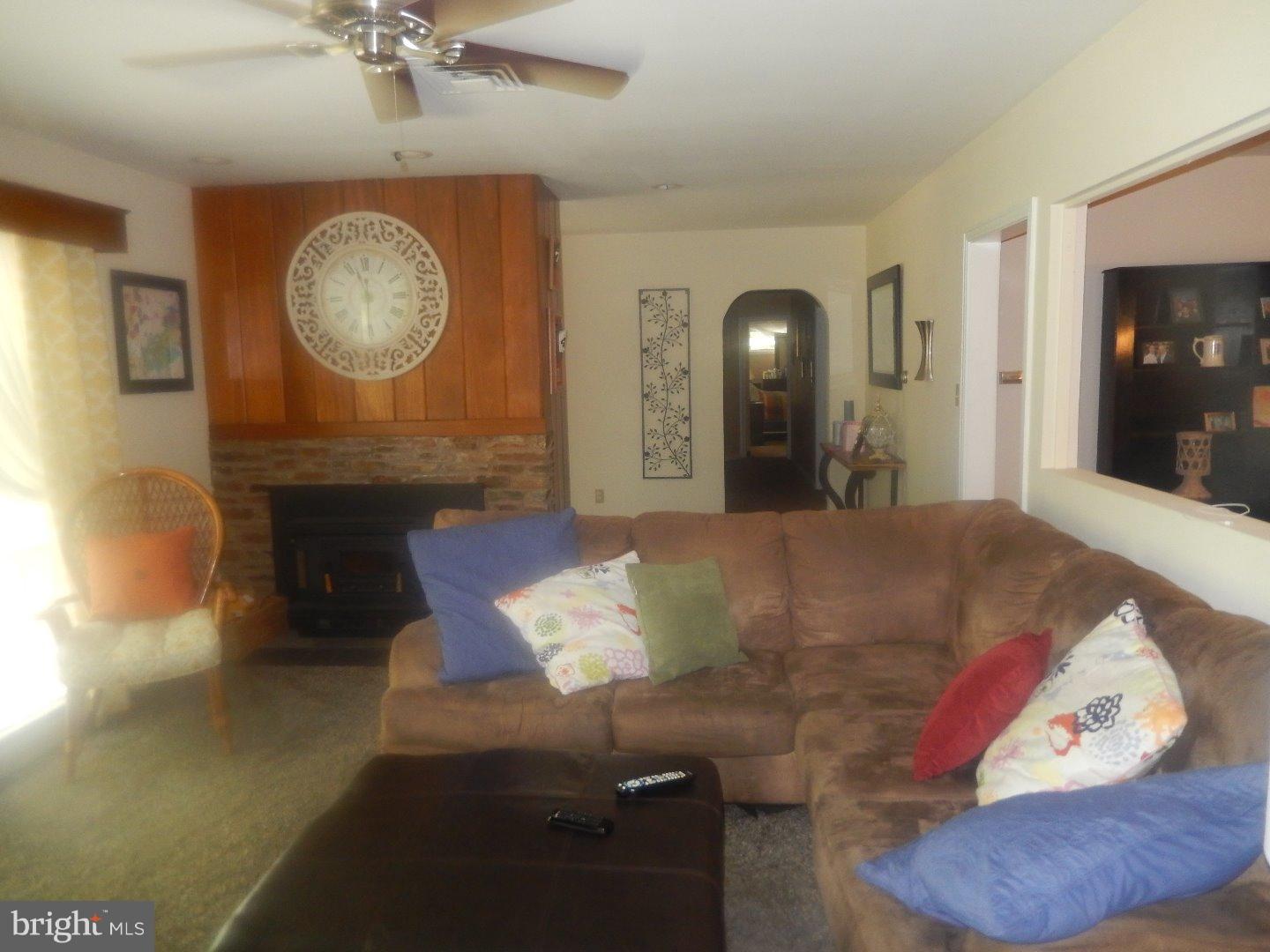 2345 Edge Hill Road Huntingdon Valley, PA 19006 - Photo 7 of 25 Living Room