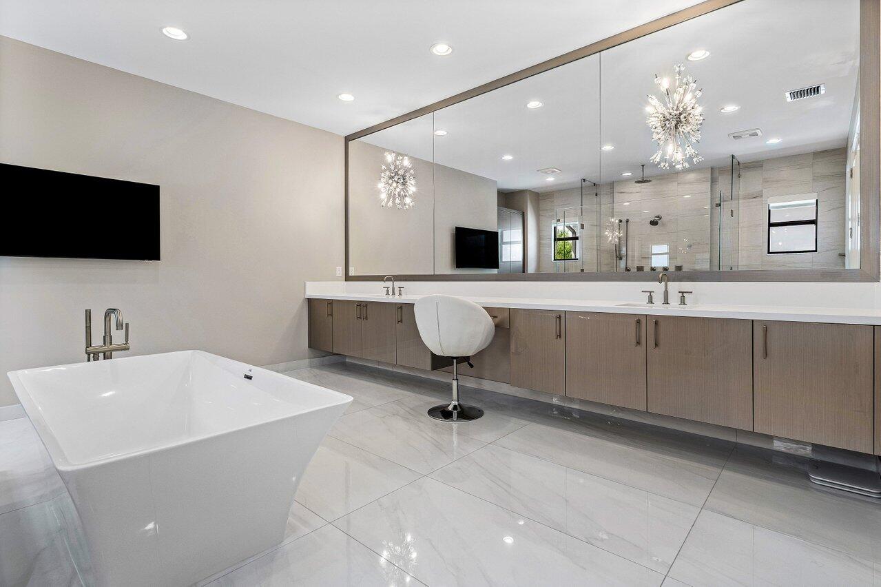 9723 Chianti Classico Terrace Boca Raton, FL 33496 - Photo 46 of 78 Primary Bath