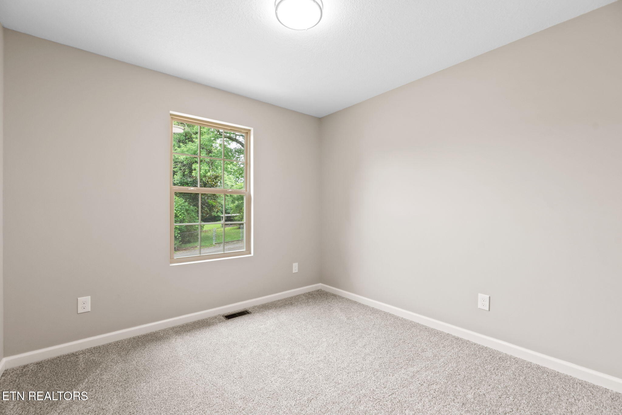 109 Ivy Lane Oak Ridge, TN 37830 - Photo 17 of 27 Gallery Image 17