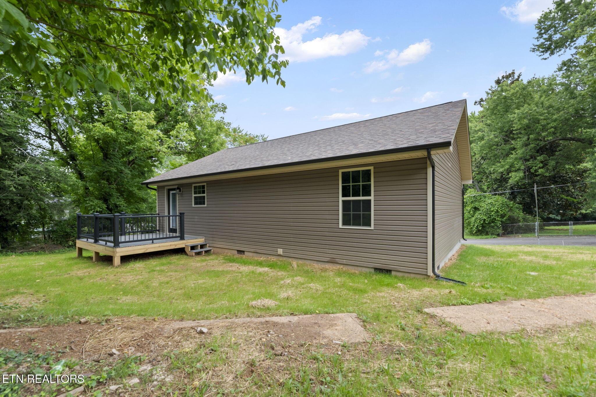 109 Ivy Lane Oak Ridge, TN 37830 - Photo 25 of 27 Gallery Image 25