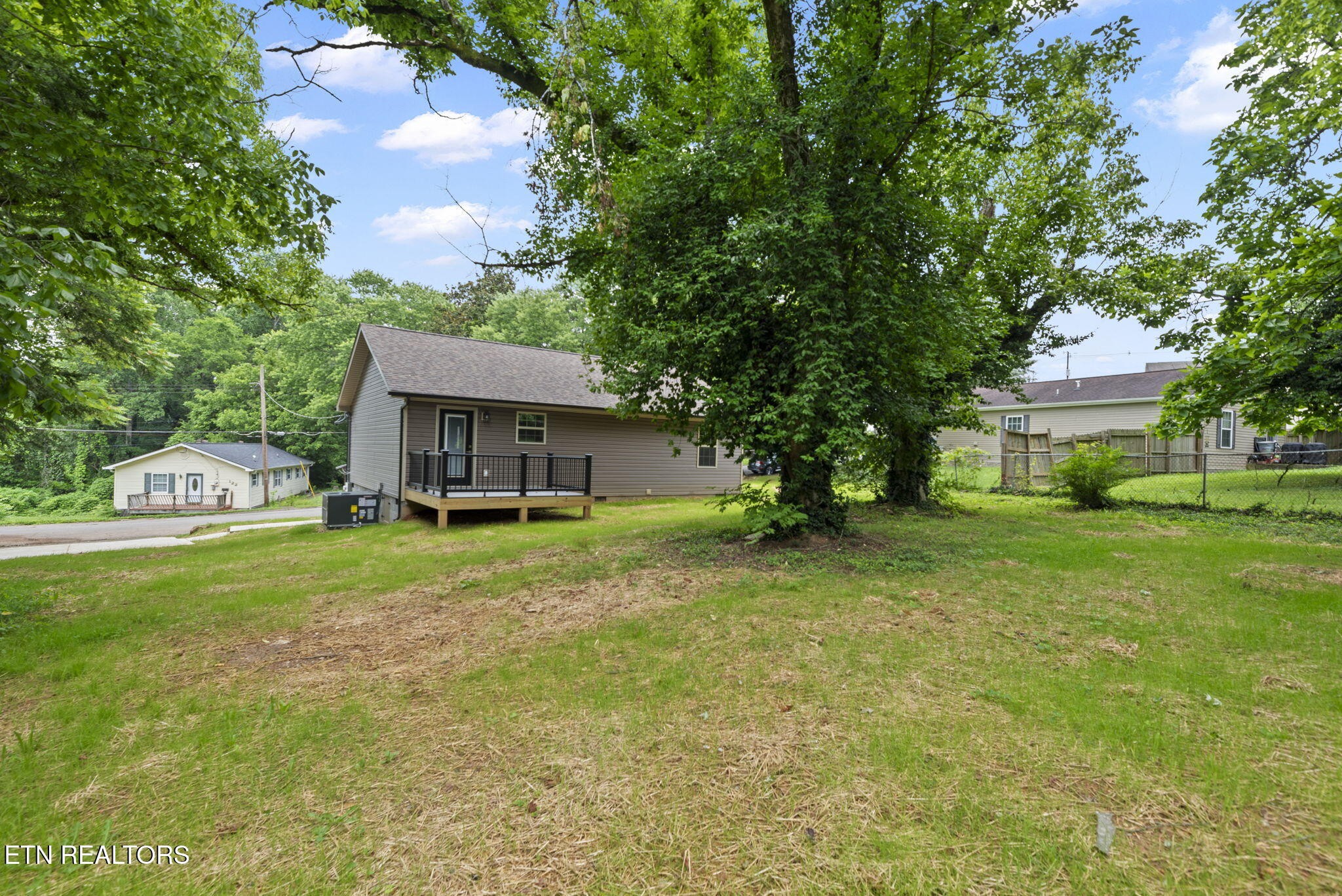 109 Ivy Lane Oak Ridge, TN 37830 - Photo 26 of 27 Gallery Image 26