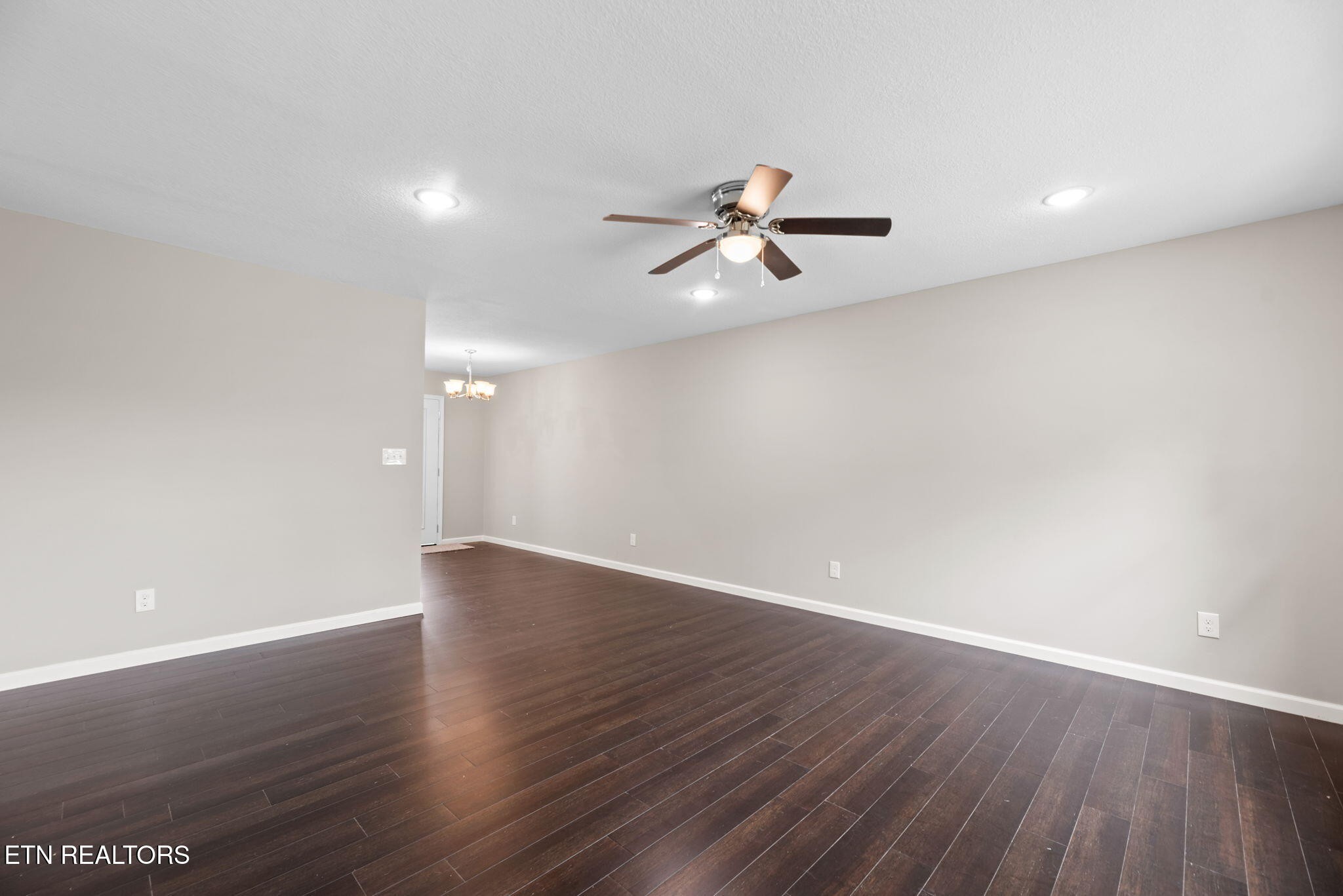 109 Ivy Lane Oak Ridge, TN 37830 - Photo 4 of 27 Gallery Image 4