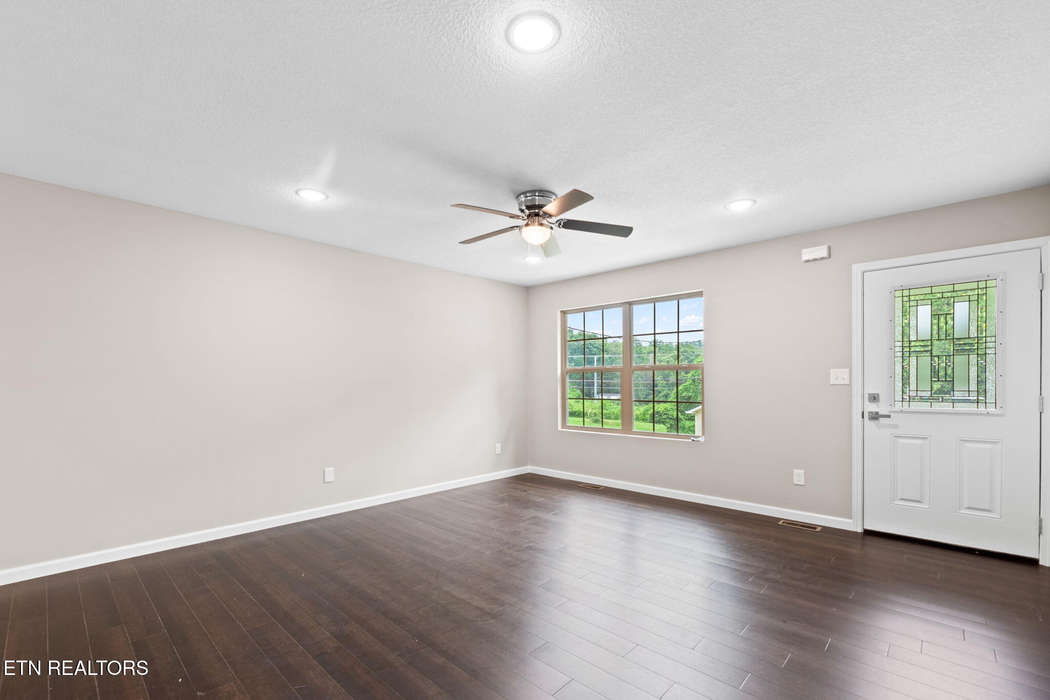 109 Ivy Lane Oak Ridge, TN 37830 - Photo 5 of 27 Gallery Image 5