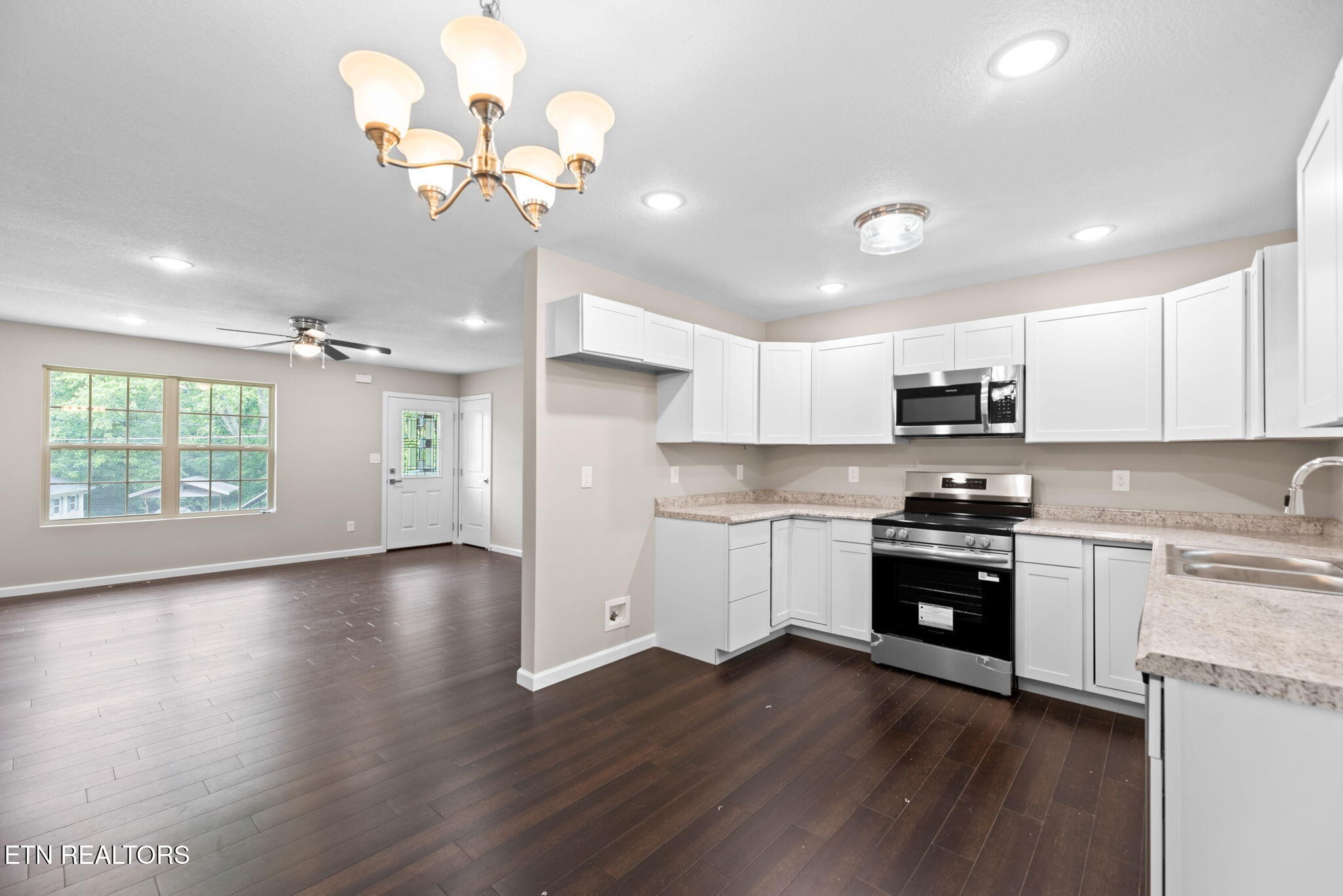 109 Ivy Lane Oak Ridge, TN 37830 - Photo 9 of 27 Gallery Image 9