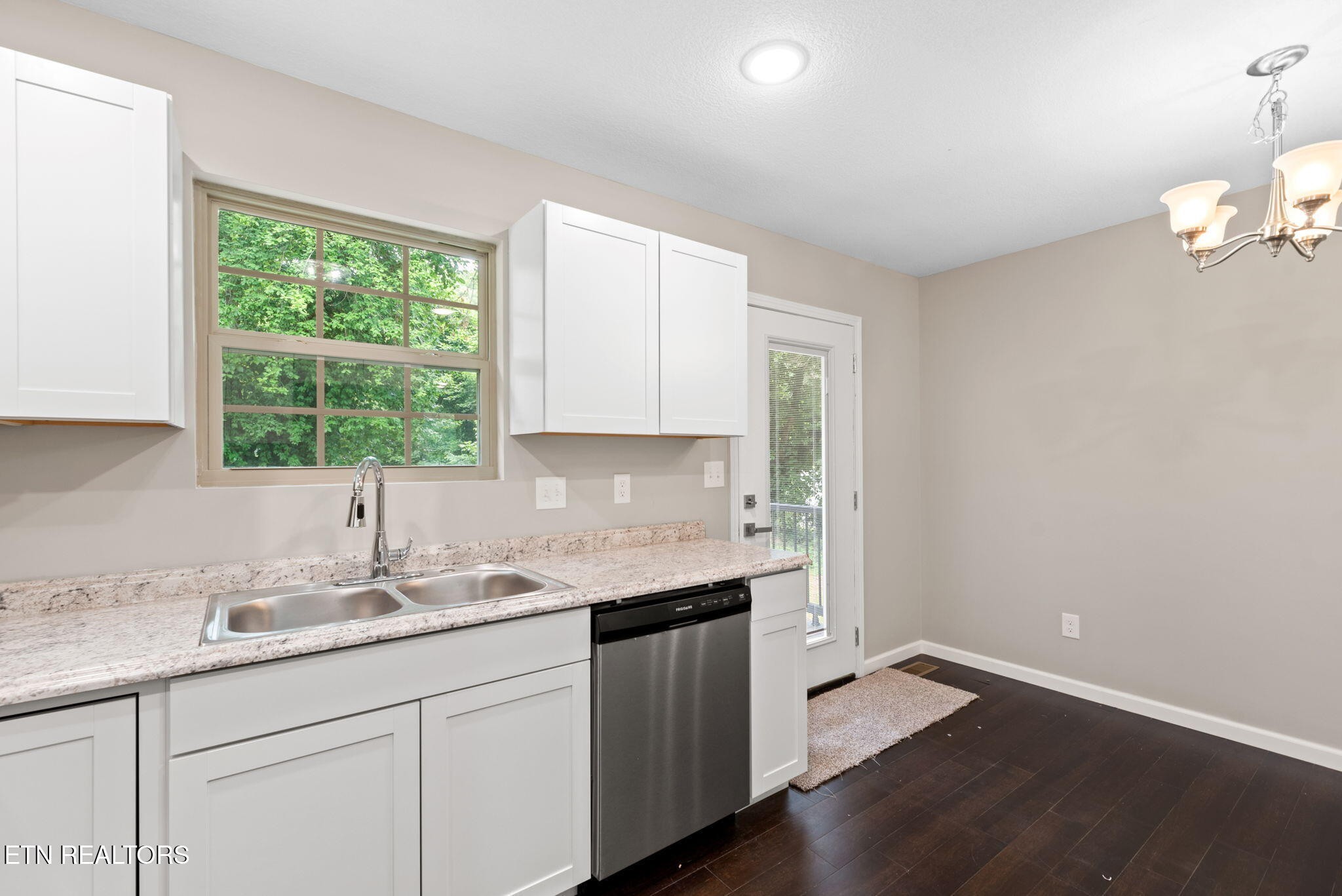 109 Ivy Lane Oak Ridge, TN 37830 - Photo 10 of 27 Gallery Image 10