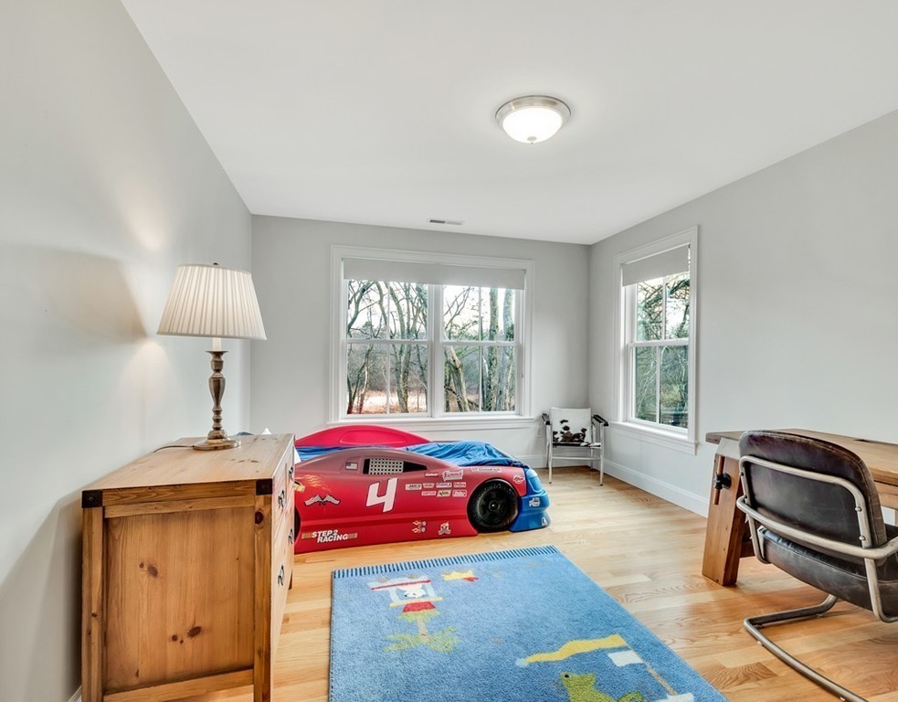 51 Pilgrim Road Concord, MA 01742 - Photo 17 of 27 Gallery Image 17