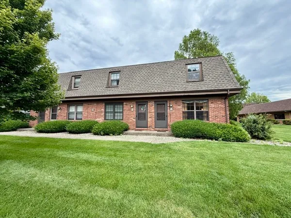 $165,000 | 5 Evergreen Circle, Unit A, Savoy, IL 61874