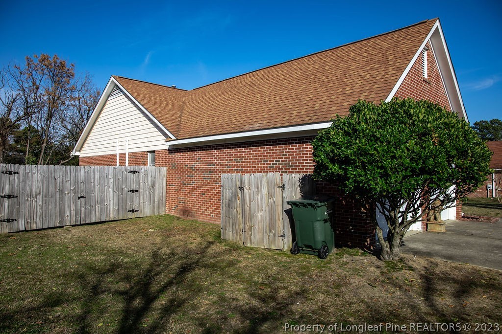 5804 Bibar Road Fayetteville, NC 28304 - Photo 31 of 37 a backyard of a house