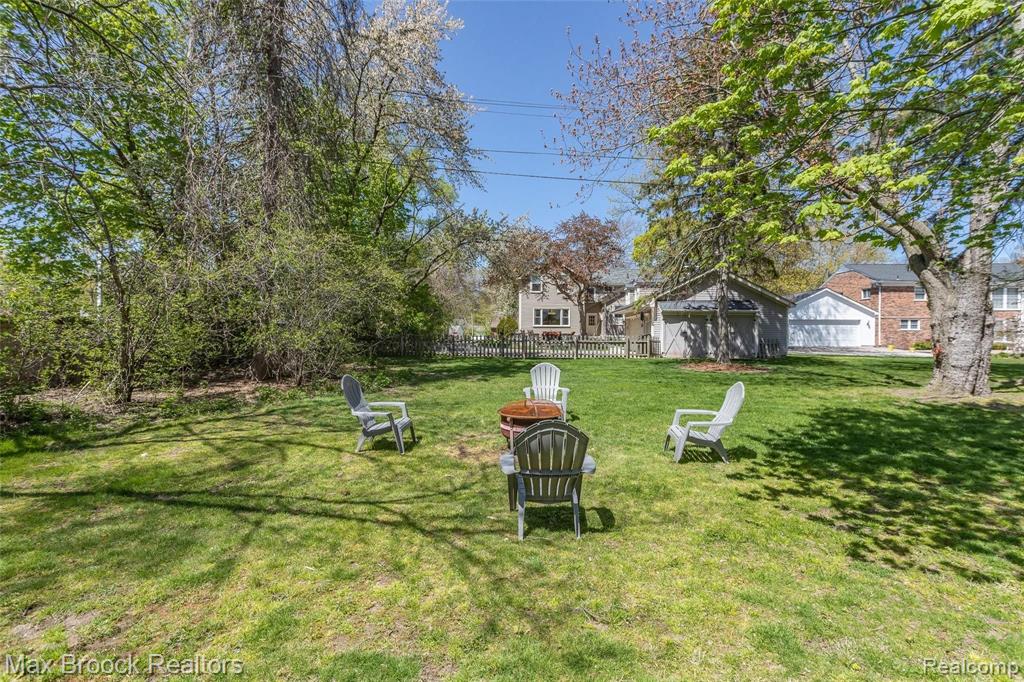 18277 Beverly Road Beverly Hills, MI 48025 - Photo 41 of 44