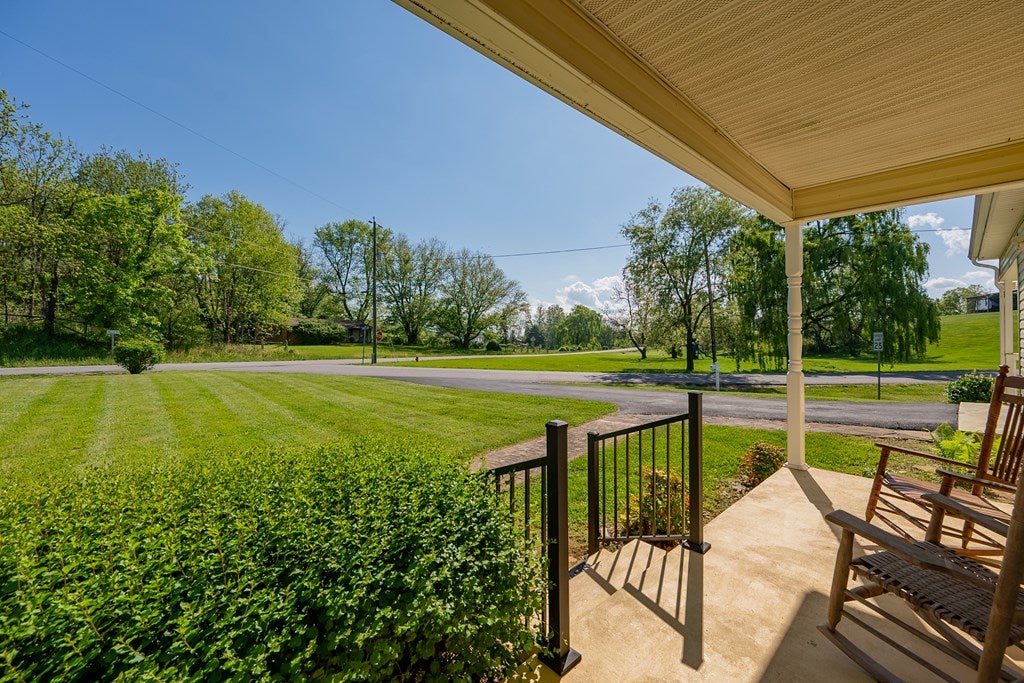 105 Sunny Road Max Meadows, VA 24360 - Photo 3 of 54 Gallery Image 3