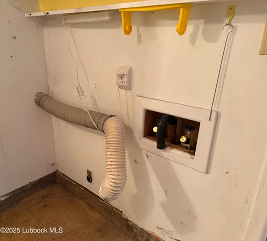 a view of a storage & utility room