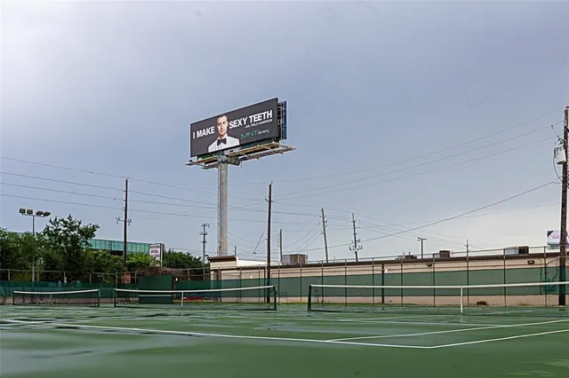 a view of a tennis court