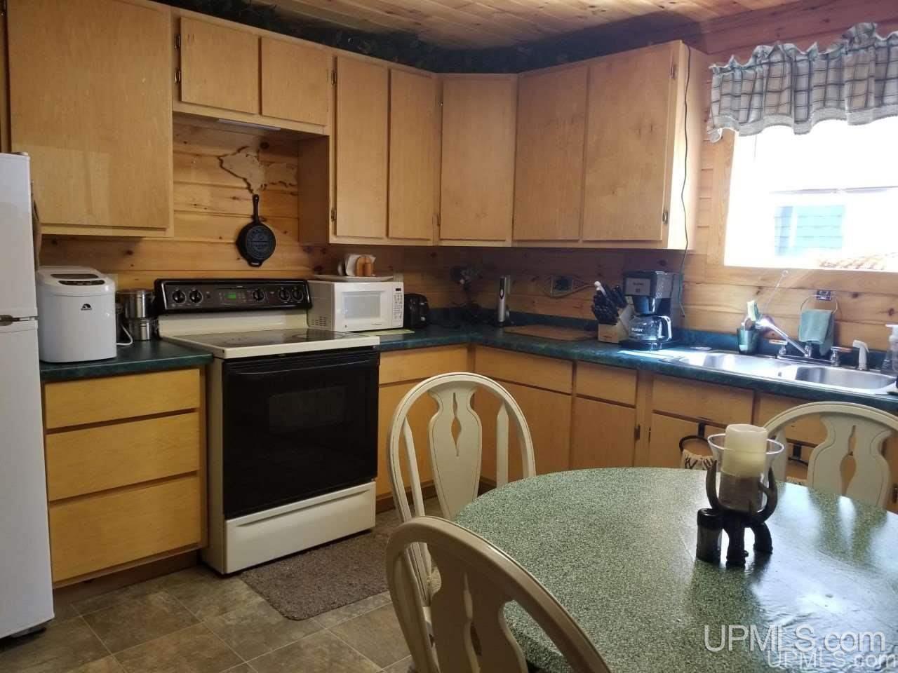 1446 West Kendall Road Manistique, MI 49854 - Photo 7 of 24