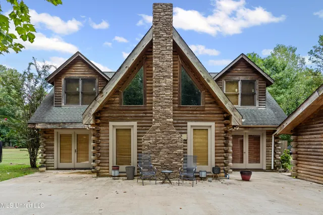 $300,000 | 721 Brownlee Road, Sarah, MS 38665