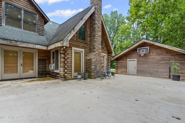 $300,000 | 721 Brownlee Road, Sarah, MS 38665