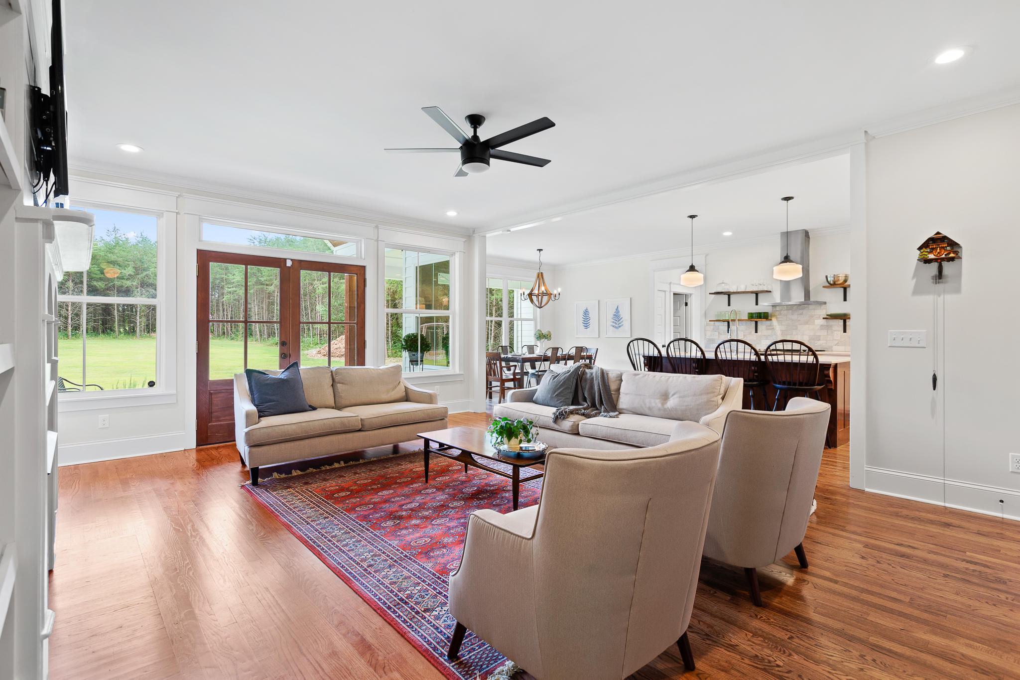 7428 Sawyer Road Signal Mountain, TN 37377 - Photo 8 of 47 Living room