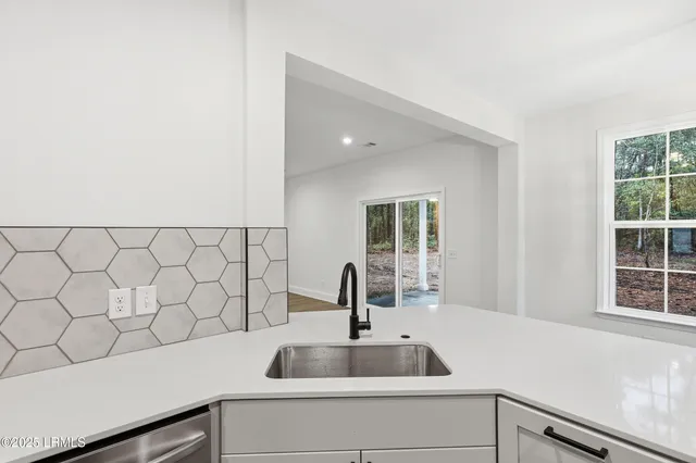 $535,000 | 579 Sams Point Road, Beaufort, SC 29907