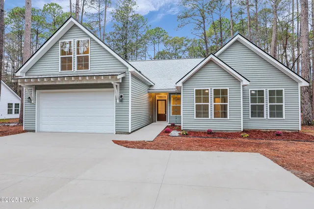 $535,000 | 579 Sams Point Road, Beaufort, SC 29907