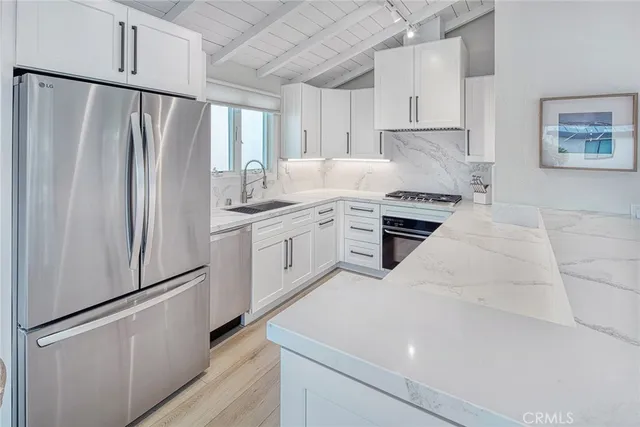 $7,995 | 410 Acacia Avenue, Corona del Mar, CA 92625