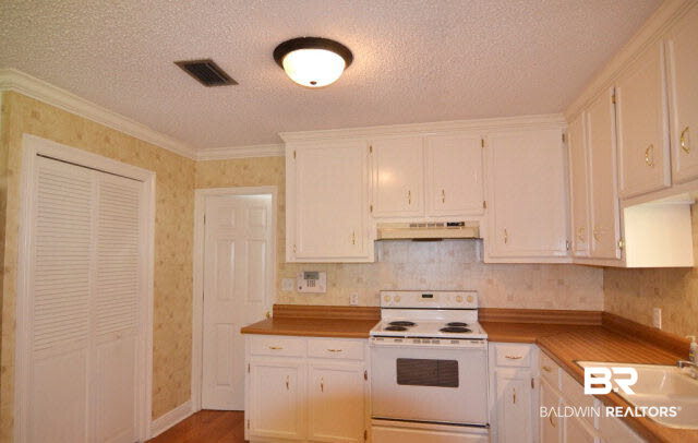 3320 Brackett Drive Mobile, AL 36618 - Photo 3 of 13