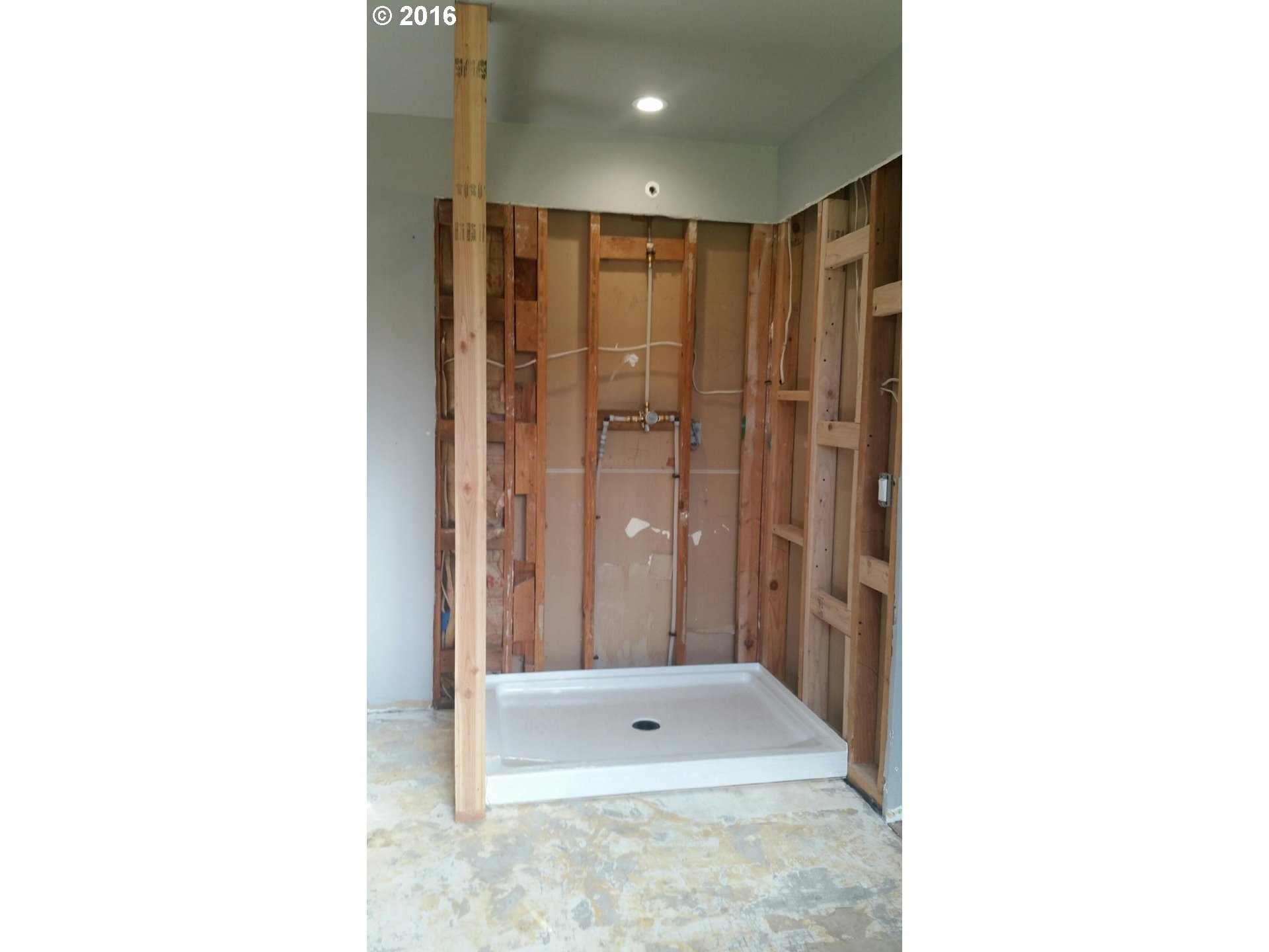 26737 South Look Road Colton, OR 97017 - Photo 24 of 25 a bathroom with a shower and a sink