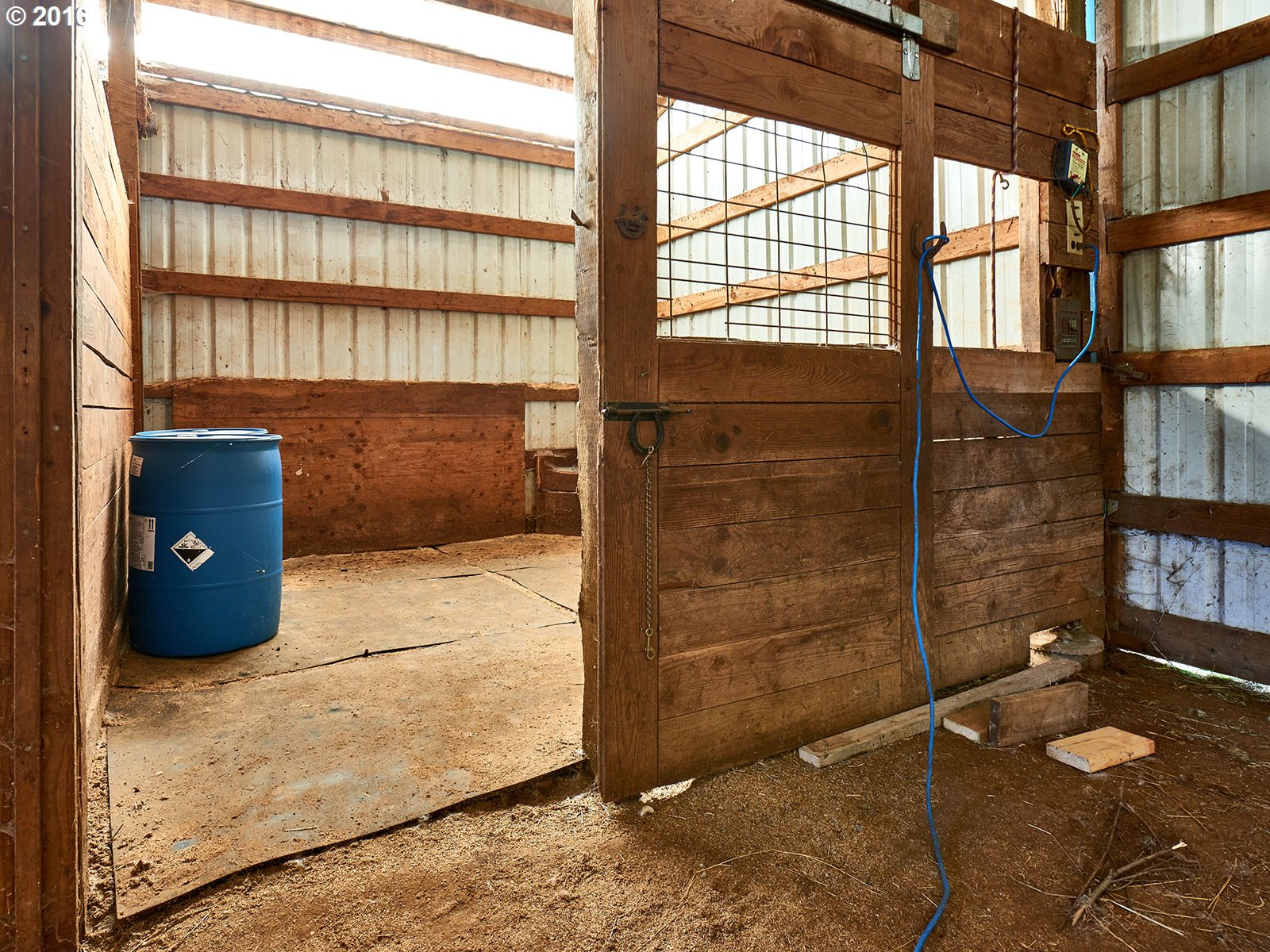 26737 South Look Road Colton, OR 97017 - Photo 10 of 25 a view of an empty room