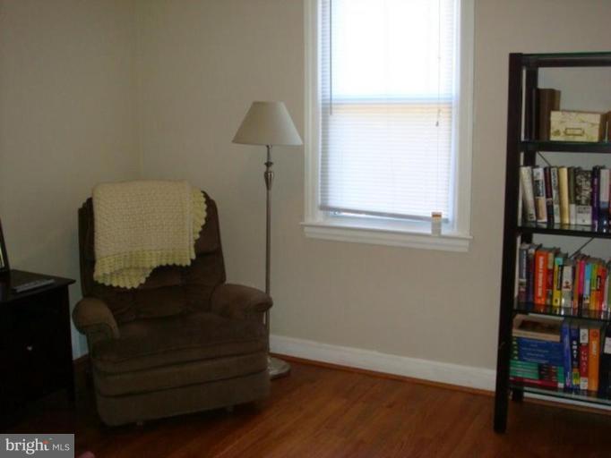 205 Hamilton Avenue Silver Spring, MD 20901 - Photo 9 of 18 Den