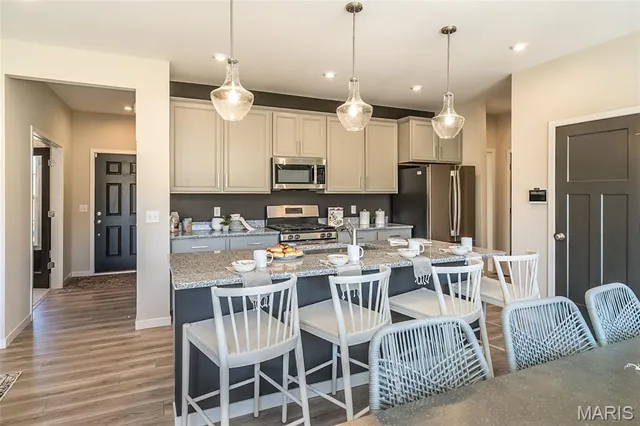 $425,900 | 303 Allison Court, Arnold, MO 63010