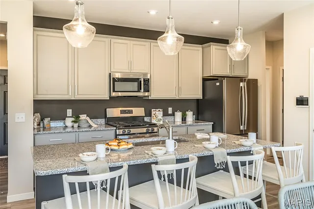 $425,900 | 303 Allison Court, Arnold, MO 63010