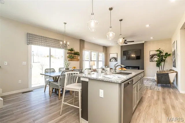 $425,900 | 303 Allison Court, Arnold, MO 63010