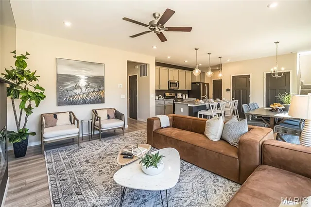 $425,900 | 303 Allison Court, Arnold, MO 63010