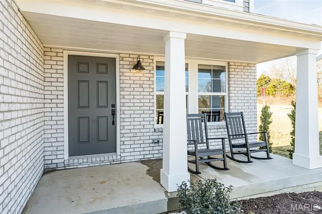 $425,900 | 303 Allison Court, Arnold, MO 63010