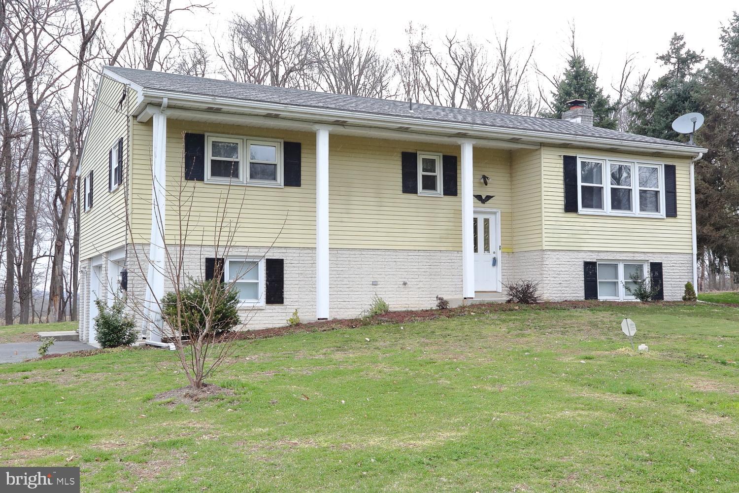 443 Aberdeen Road Elizabethtown, PA 17022 - Photo 2 of 28 Gallery Image 2