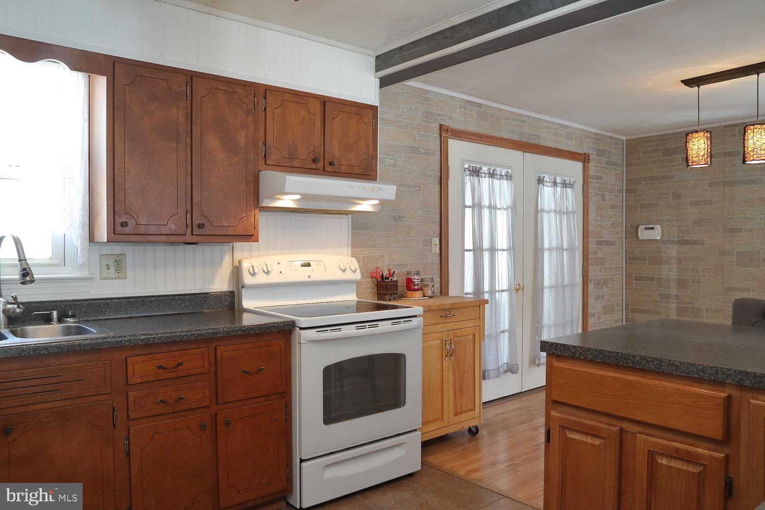 443 Aberdeen Road Elizabethtown, PA 17022 - Photo 4 of 28 Gallery Image 4