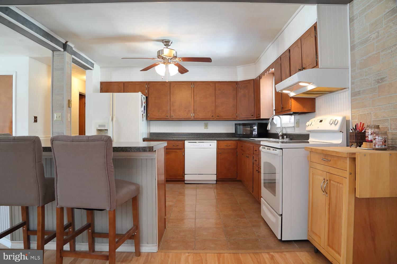 443 Aberdeen Road Elizabethtown, PA 17022 - Photo 5 of 28 Gallery Image 5