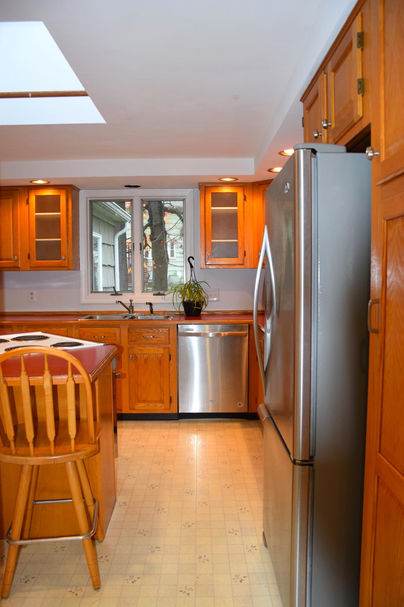 122 Woodfield Road Portland, ME 04102 - Photo 3 of 35 3DSC_1378
